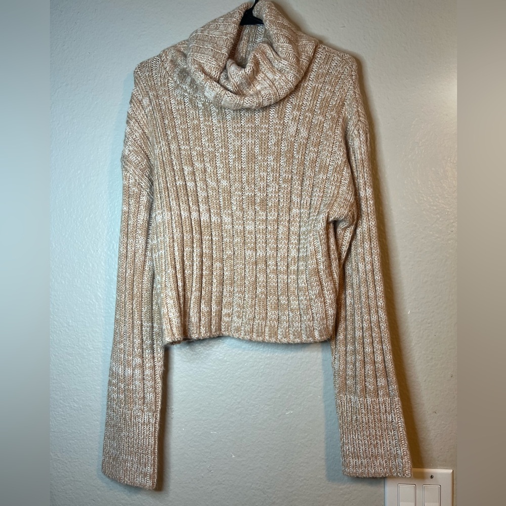 Urban Outfitters Soft chunky Knit Turtleneck Sweater Medium